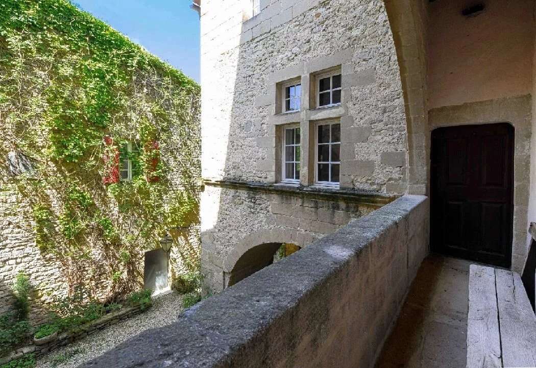 Maison à MONTAREN-ET-SAINT-MEDIERS