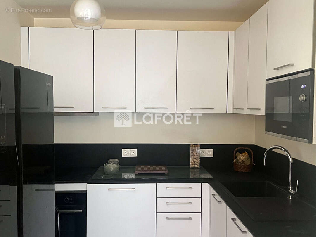 Saint Cloud 2P 49 m²,  terrasse, cave et parking - photo 3