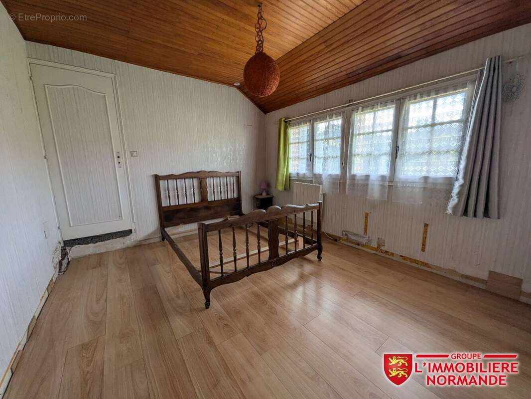Maison d'habitation avec sous-sol - 4 chambres Terrain 1770 m² - photo 9