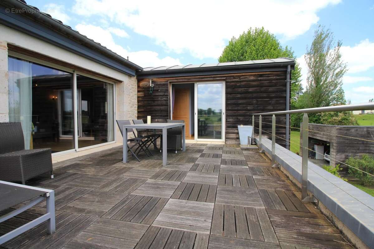 Maison à MONFLANQUIN