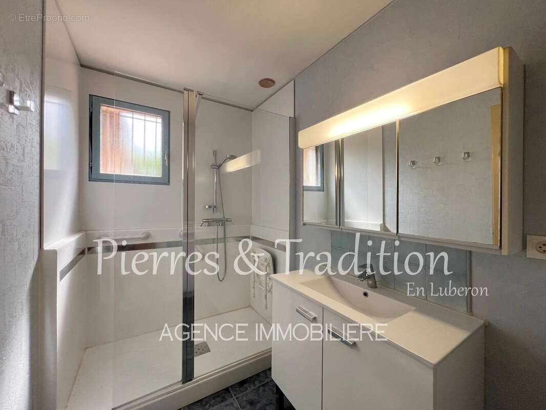 Maison à SAINT-SATURNIN-LES-APT