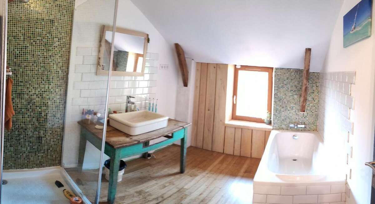 Maison à LIVINHAC-LE-HAUT