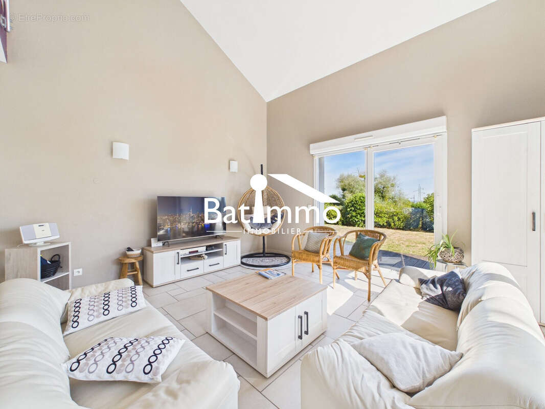 Maison 214 m² à Pournoy-La-Grasse  - photo 4