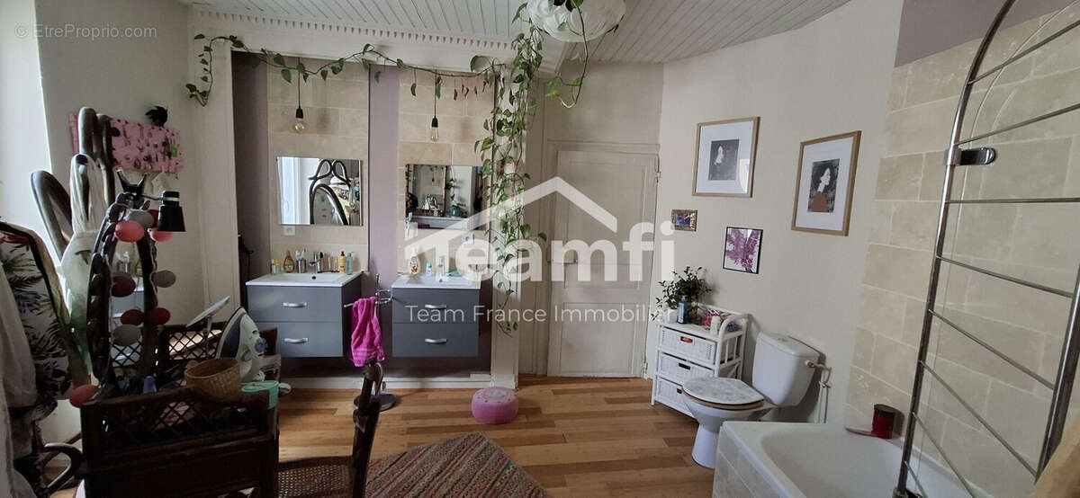 Maison à SAINT-AMANT-TALLENDE