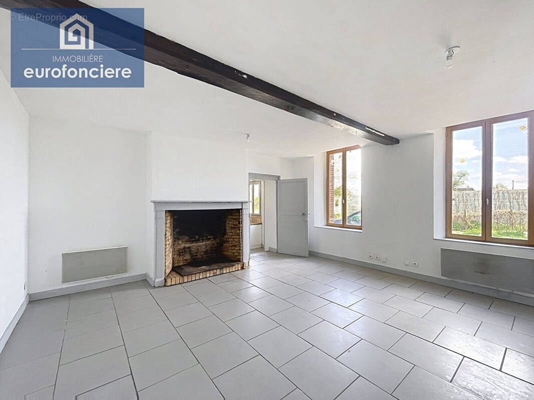 Maison à MONTIGNY-LES-MONTS