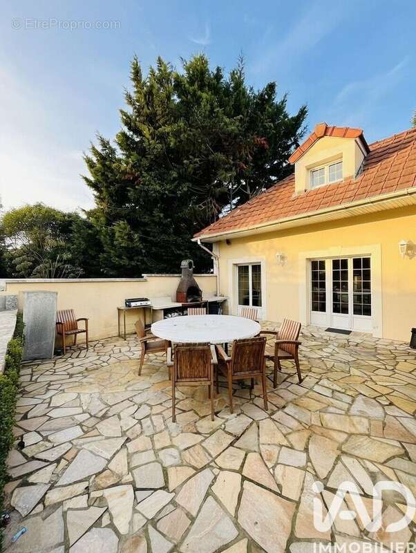 Photo 4 - Maison à MONTIGNY-LES-CORMEILLES