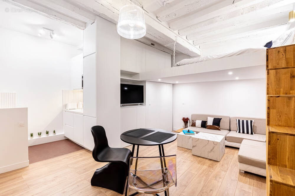 Appartement à PARIS-4E