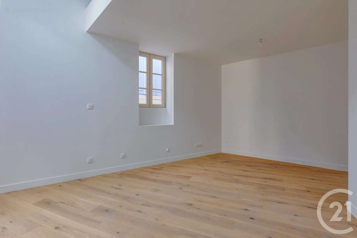 Appartement à SAINT-GENIS-LAVAL