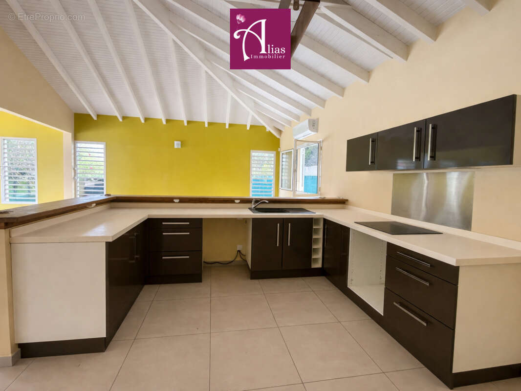 Maison à PETIT-BOURG