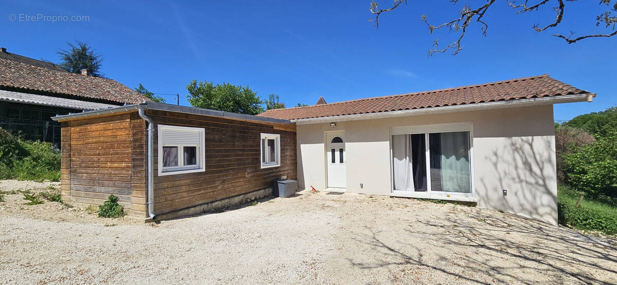 Maison à SAINT-GERMAIN-DU-SALEMBRE