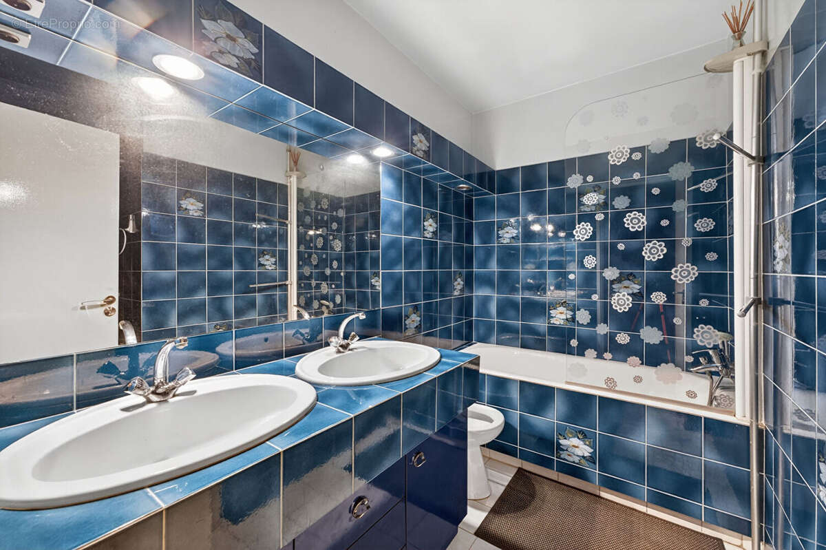 Appartement à PARIS-20E