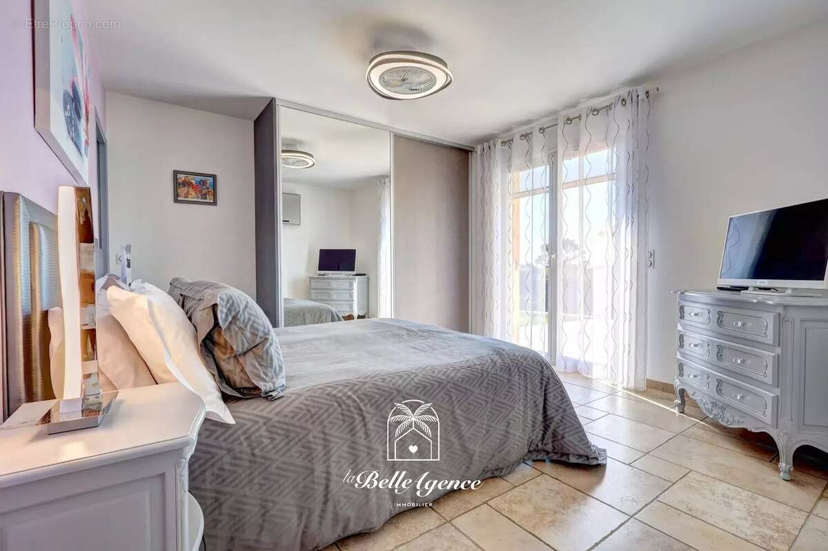 Maison à SAINT-LAURENT-DU-VAR