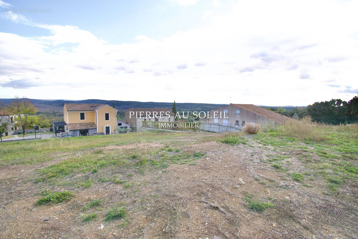 Terrain à ROQUESSELS