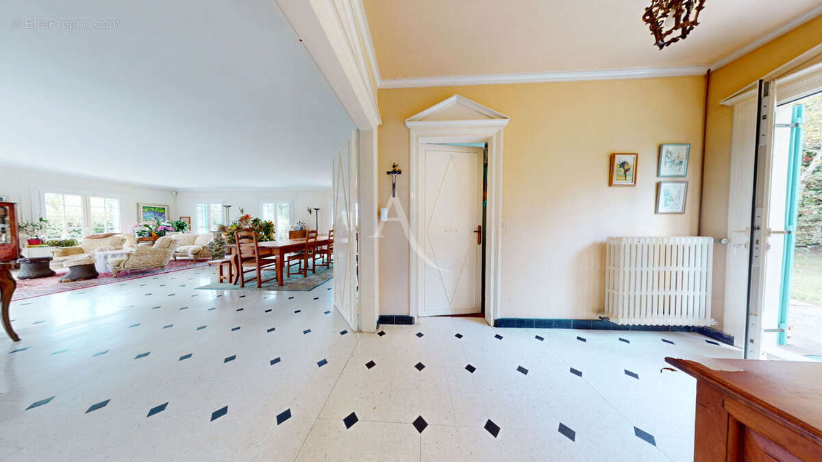 Maison à CREVECOEUR-EN-BRIE