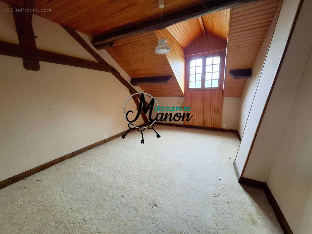 Maison à SAINT-SULPICE-LES-FEUILLES