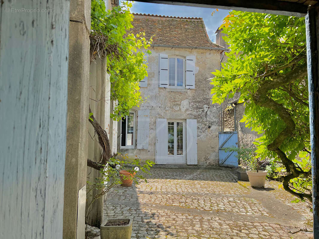 Maison à SAINT-MEARD-DE-GURCON