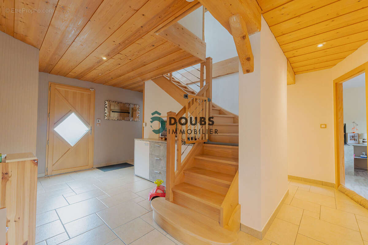 Maison Les Combes 6 pièces 153 m2 - photo 15