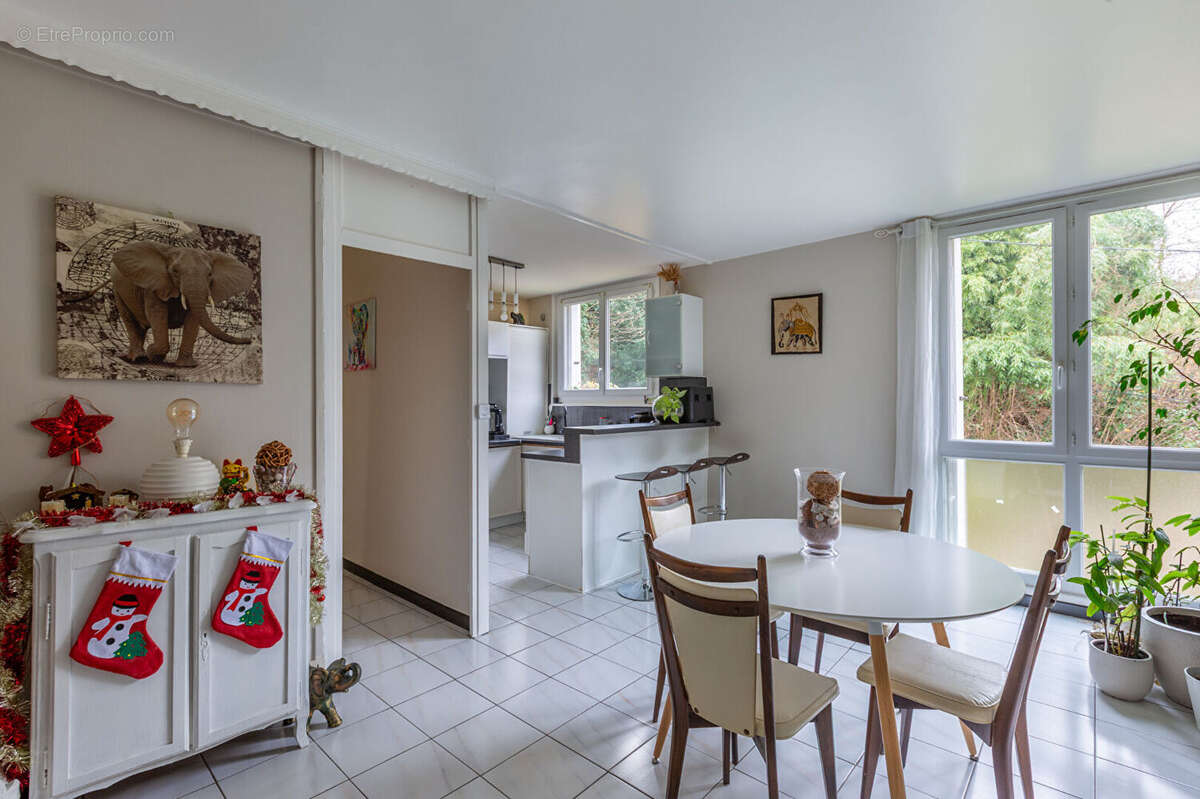 Appartement à COLLONGES-AU-MONT-D&#039;OR