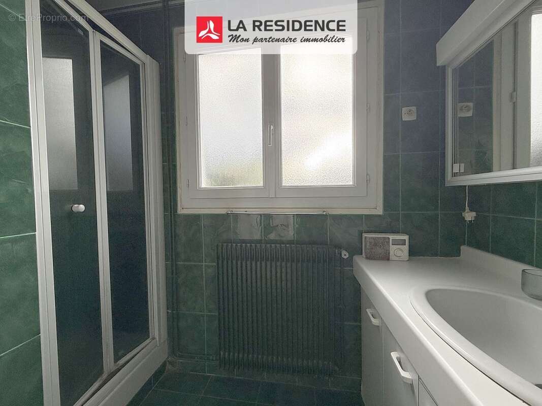 Maison à LE MESNIL-SAINT-DENIS