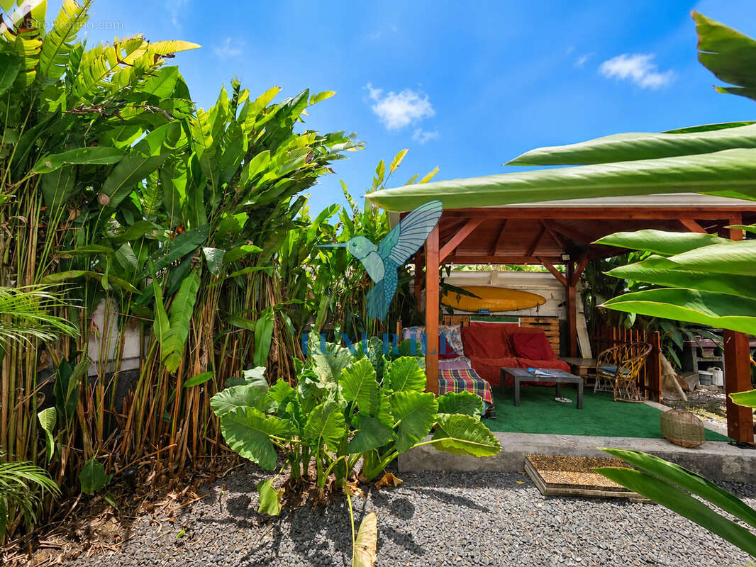 Baie-Mahault   Secteur recherché de La Jaille  Superbe villa T4 avec piscine et jardin - photo 7