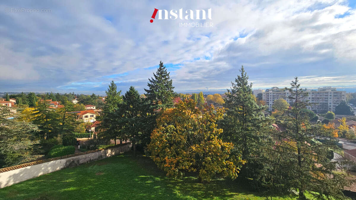 Appartement à SAINT-GENIS-LAVAL