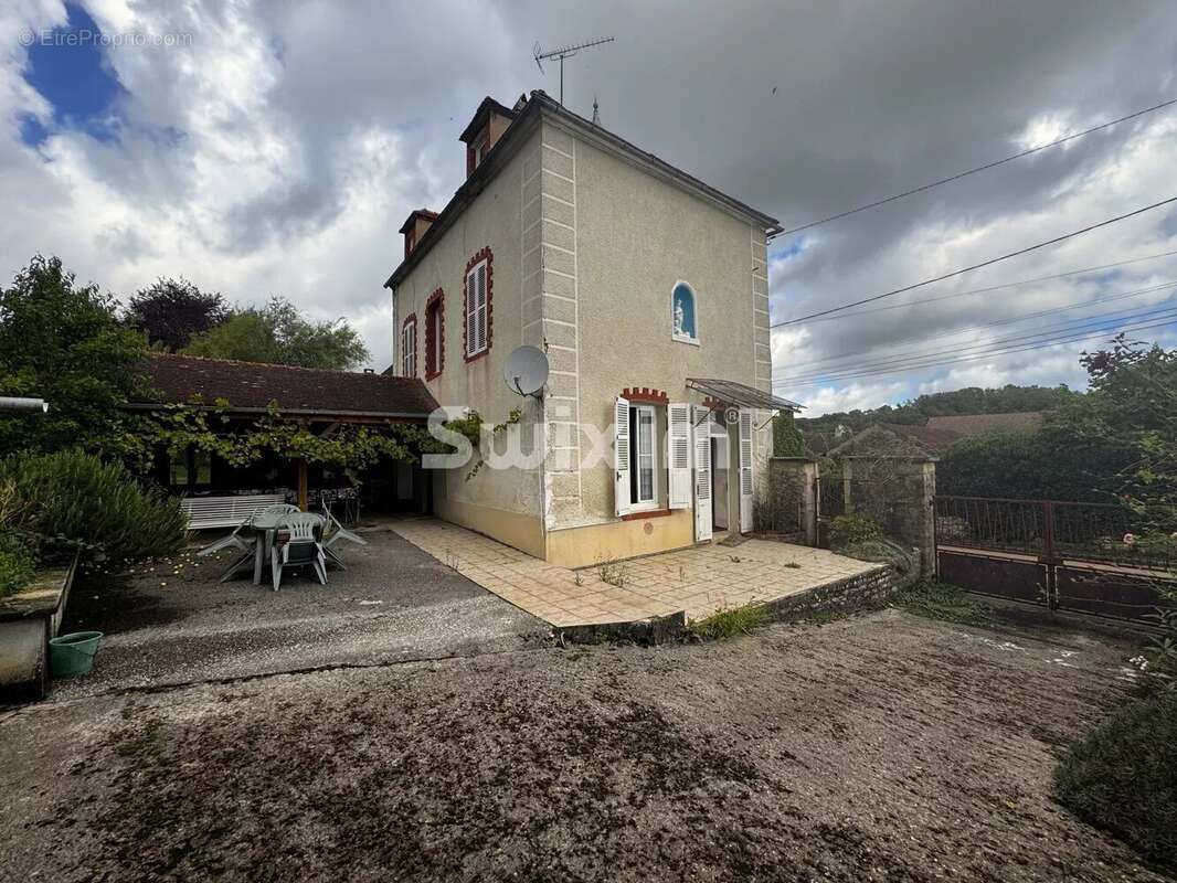 Maison à LUCY-LE-BOIS