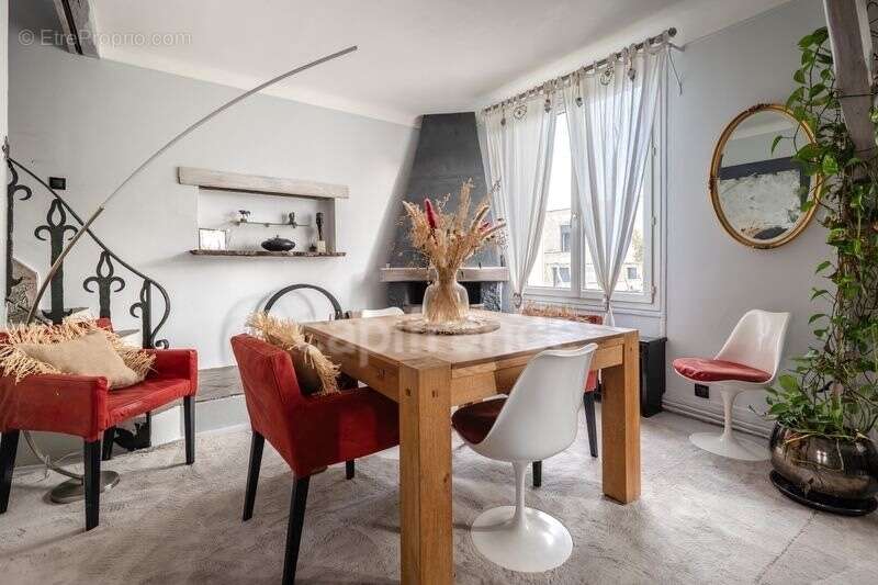 Maison à LES CLAYES-SOUS-BOIS