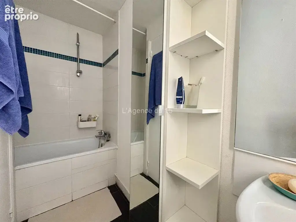 Metro commerce ou emile zola / ravissant 2 pieces / en rdc / ideal investisseur / - photo 8