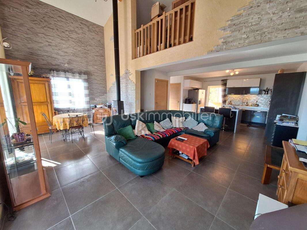 Villa de 255m², 3 chambres, garage, atelier, sur 2254m² de terrain - photo 5