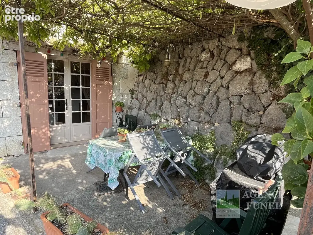 Escragnolles - A 15min de ST Vallier - Charmante maison de village - Terrasse - photo 2