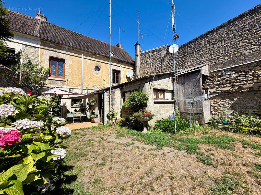 Maison à MOUY