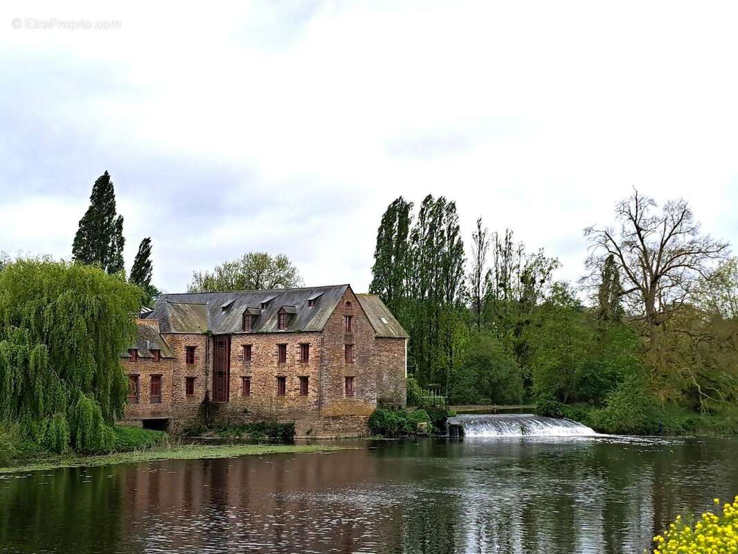 Photo 2 - Commerce à GUICHEN