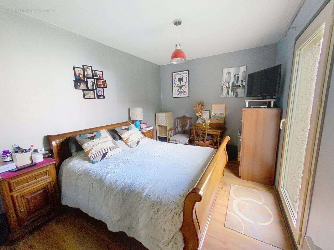 Maison à VOISINS-LE-BRETONNEUX