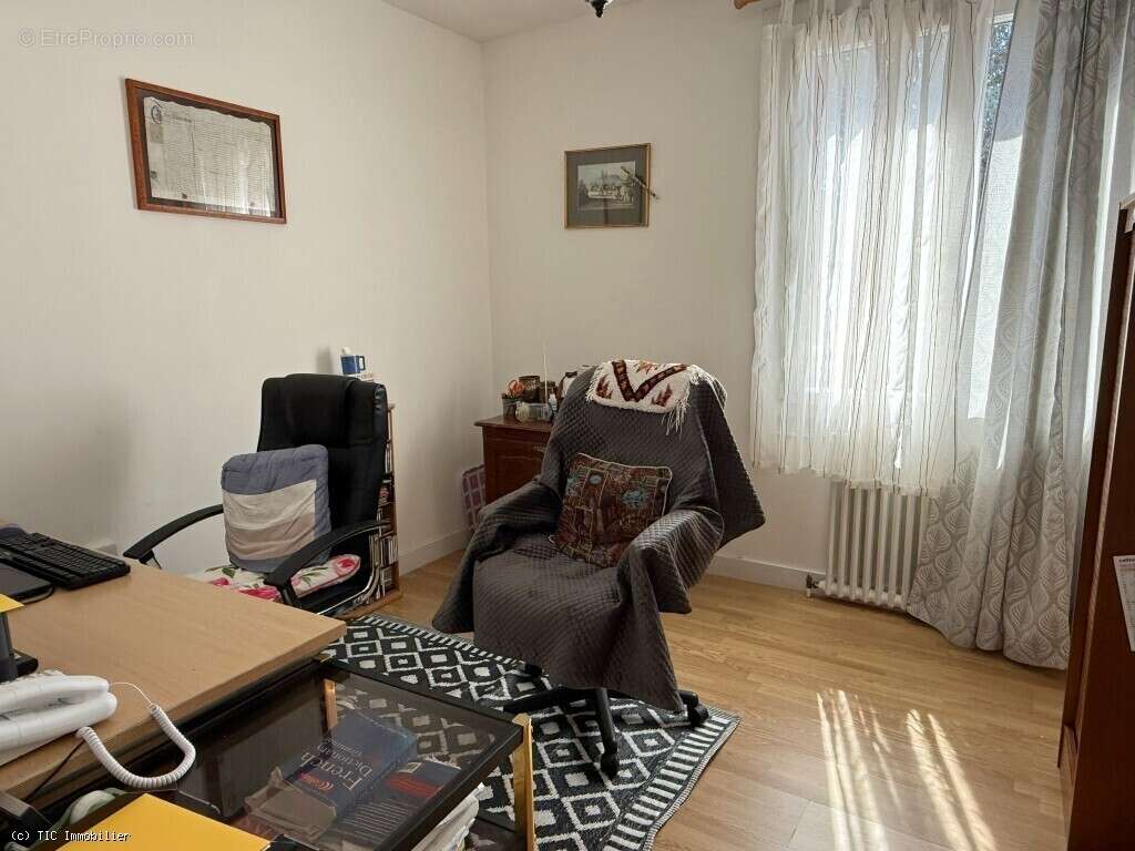 Exclusif : Grande Maison de Famille Dans le Village Médiéval de Verteuil-Sur-Charente - photo 15