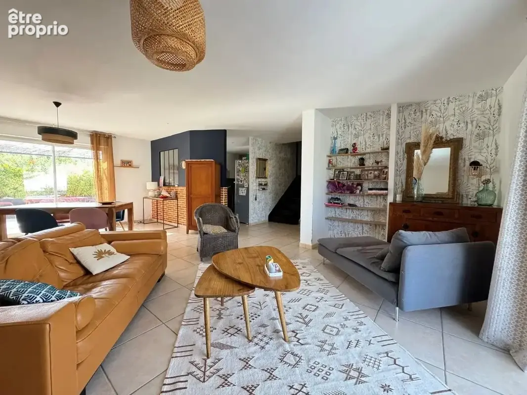Maison et piscine sur 1770 m² de terrain - photo 5