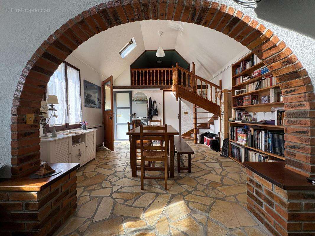 Maison de caractère avec dépendance habitable – Pluzunet - photo 4