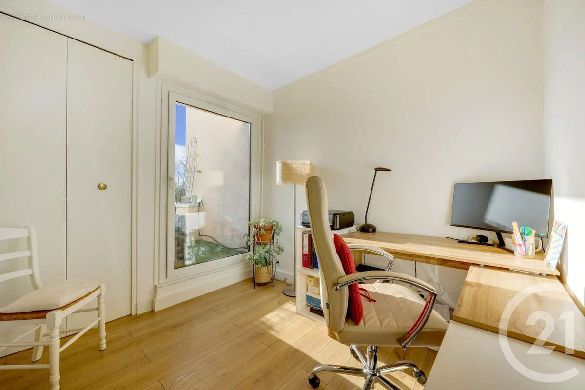 Appartement à VERRIERES-LE-BUISSON