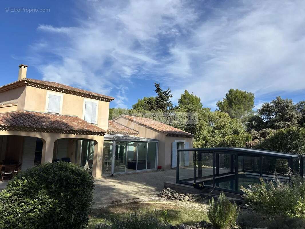 Maison à FONTVIEILLE