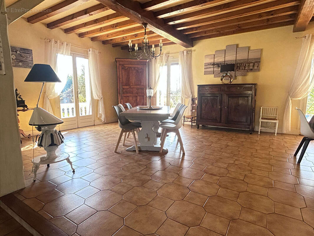 Maison à SAINTE-LIVRADE-SUR-LOT