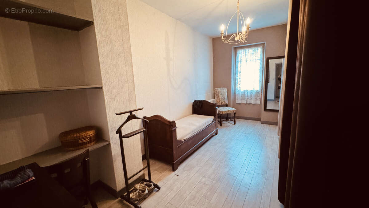 Maison à SERMIZELLES