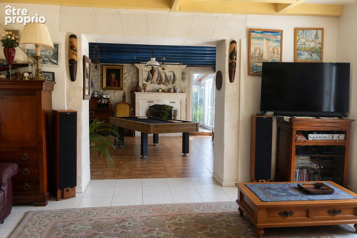 Propriété familiale de caractère de 200m² à Saintes - Secteur Lamothe - photo 5