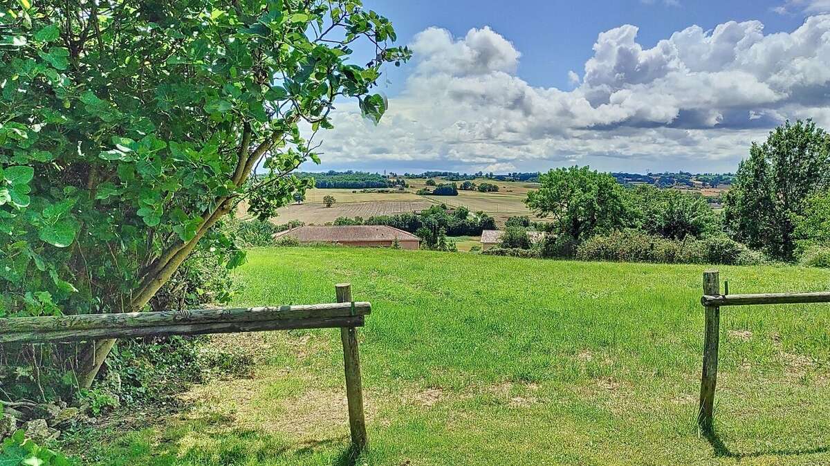 Terrain à L&#039;ISLE-JOURDAIN