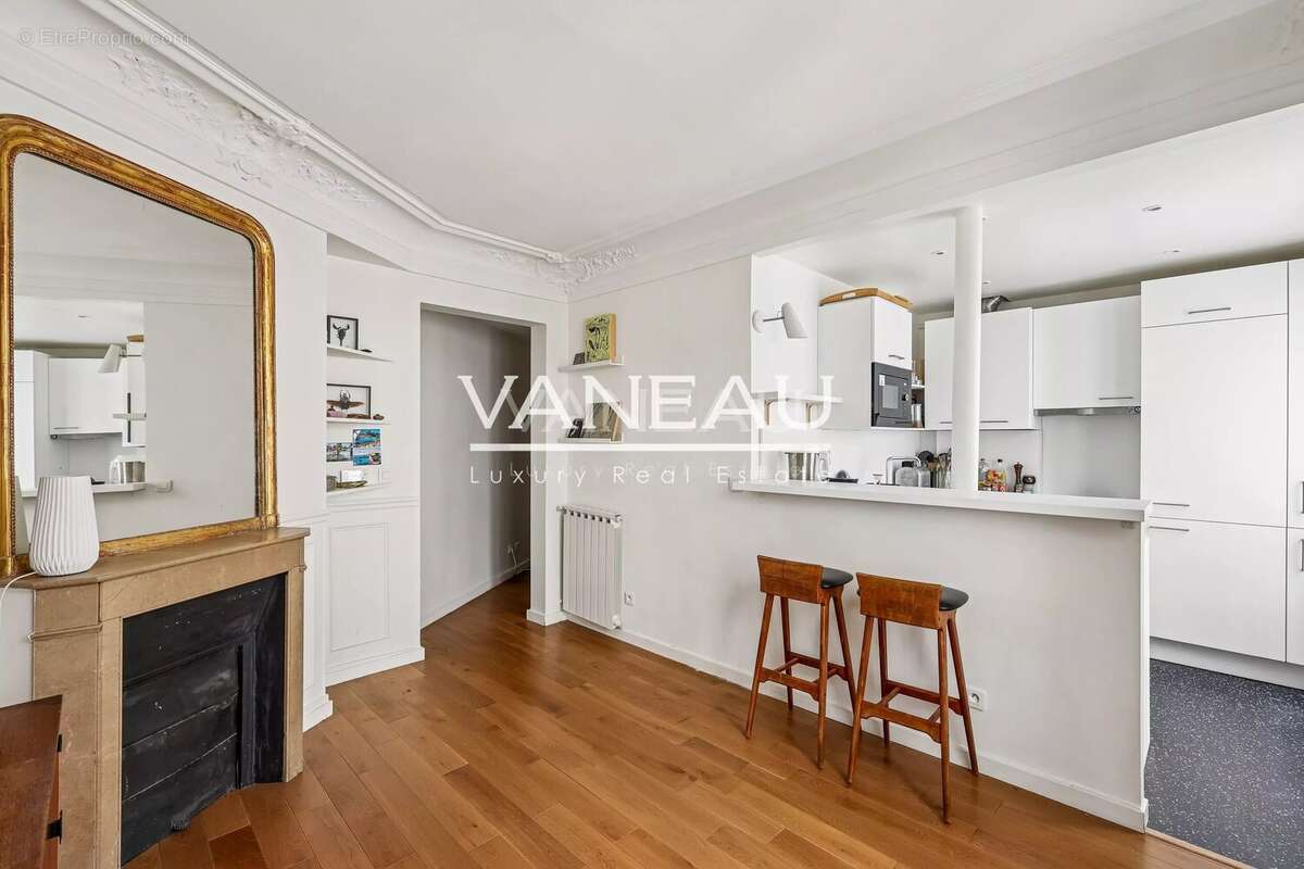 Appartement à PARIS-10E