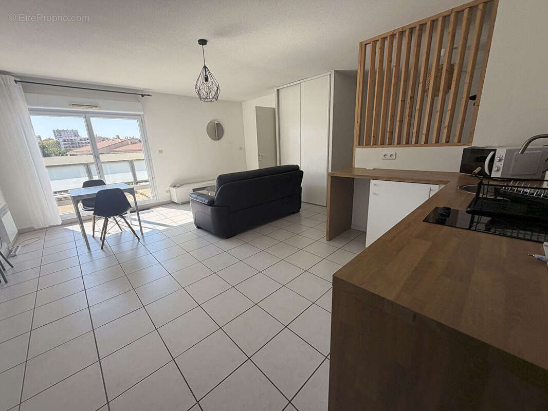 Appartement Istres type1 bis 38.54 m2 et 16 m2 terrasse sud - photo 3