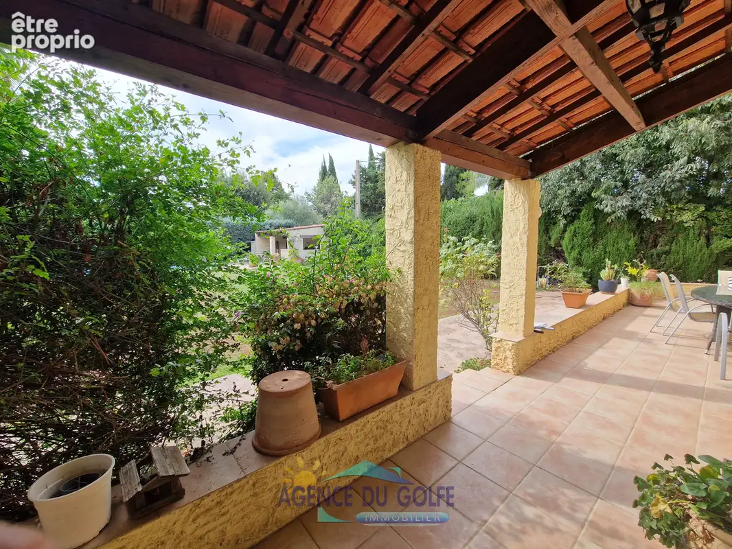 Villa T 6 avec piscine sur 1010 m² de terrain en impasse - photo 4