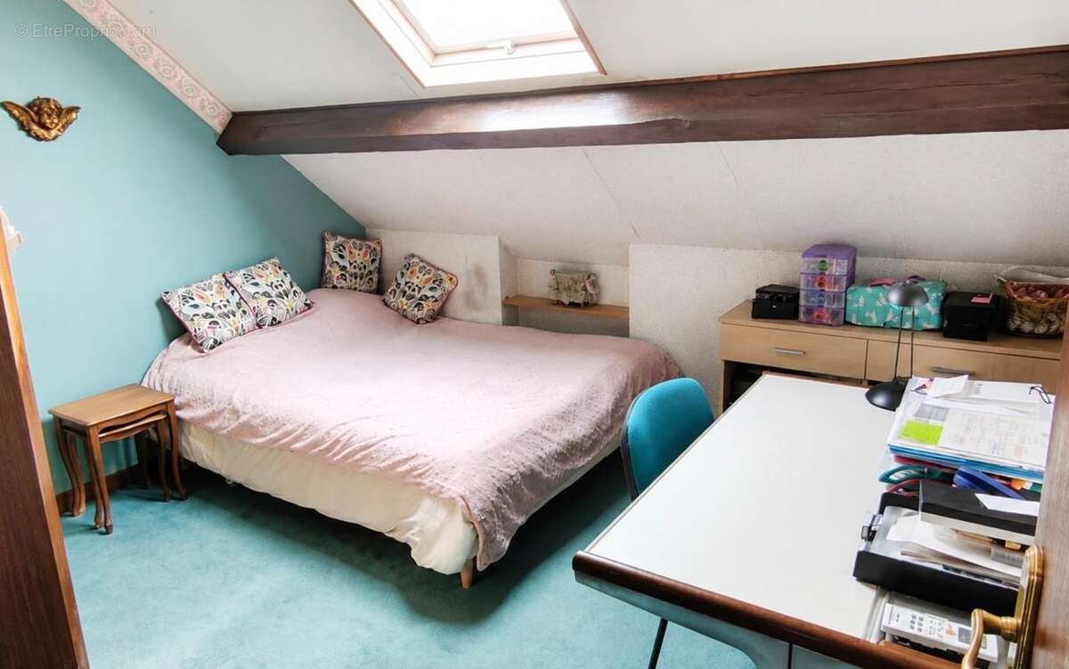 Maison à NIVOLAS-VERMELLE