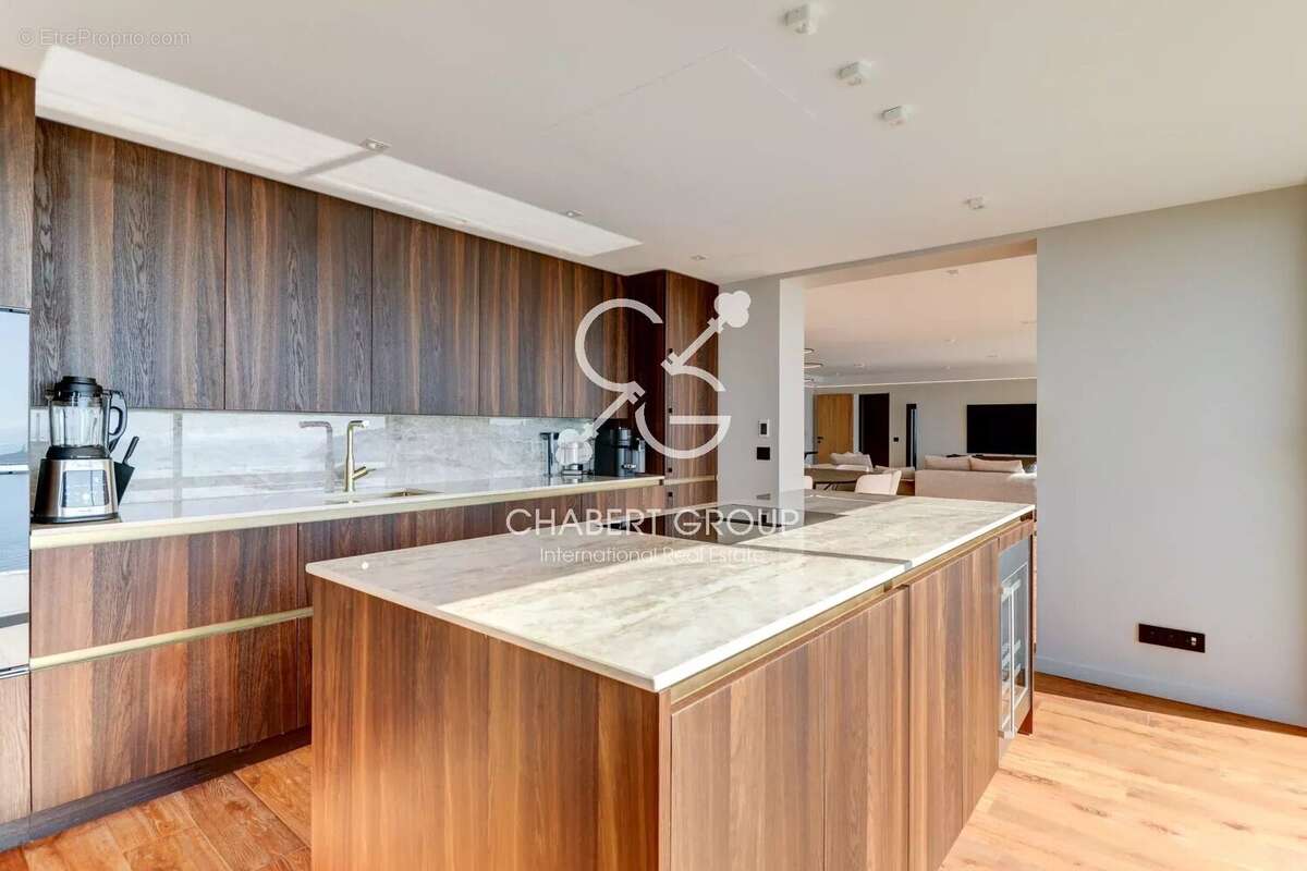 Appartement à ROQUEBRUNE-CAP-MARTIN