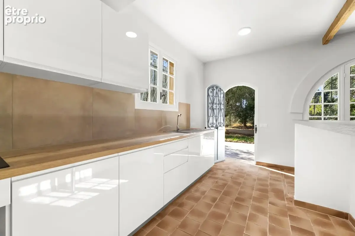 Maison 4 pièces 101 m² à vendre à Carros (06510) - photo 8