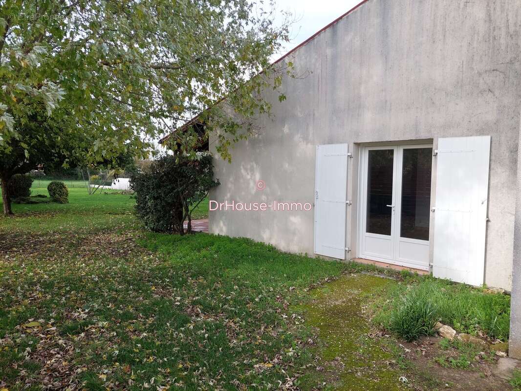 Maison à CORME-ECLUSE