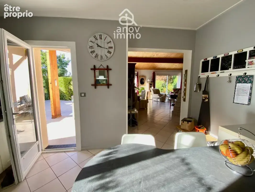À 35 min de Lyon, maison de 151 m2 avec piscine, vue et calm - photo 9